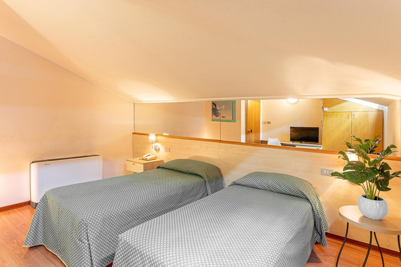 Hotel Zio Имола Экстерьер фото
